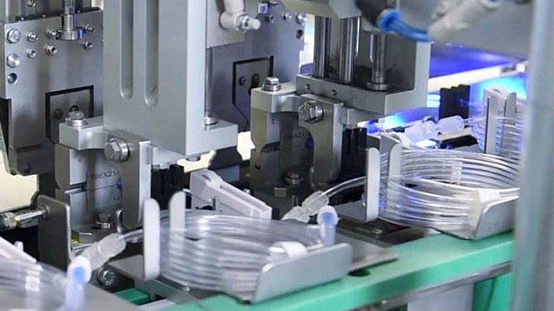 在评估小型码垛机器人的采购报价时，以下关键参数和性能指标不容忽视：